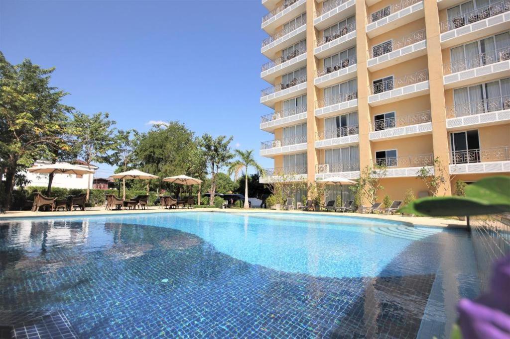 คอนติเนนตัล พลาซา เวียงจันทน์ Hotel Ban Nongdouang ภายนอก รูปภาพ
